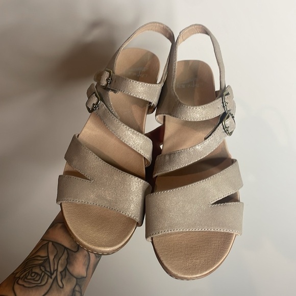 Dansko | Women’s Metallic Angela Strappy Sandals Size 10 - Picture 2 of 6